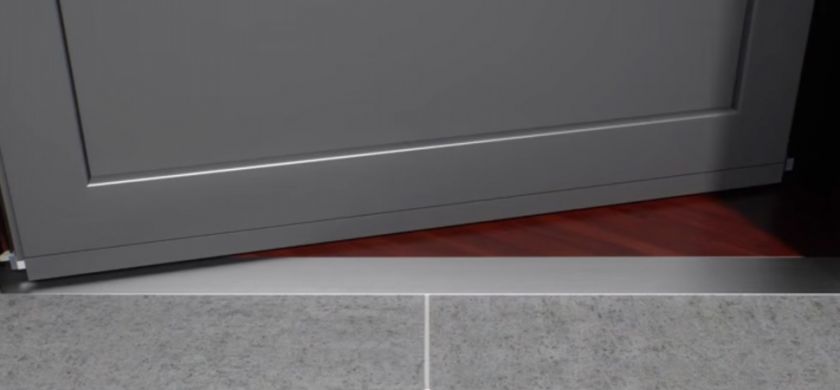 FGServices Sàrl, votre entreprise pour tous vos travaux de second-œuvre.  © Image d’illustration Groke Türen GmbH. 🔻 Porte d'entrée 🔺 en Aluminium 🇩🇪 Propulsée en Suisse 🇨🇭 votre future 🔺🔻 porte en aluminium «🇩🇪Made in Germany🇩🇪» (Groke Türen GmbH). Devis transparent et détaillé de votre installateur 🇨🇭Swiss Made Label🇨🇭 : FG Services Sàrl de votre région de Nyon, Morges et Genève. Remplacement de votre ancienne porte d'entrée par porte d'entrée haute performance énergétique, physique et sécuritaire en aluminium. Prix selon catalogue « Collection Suisse ». Autre prix, options, etc sur demande